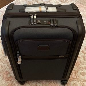 TUMI Alpha 3 Continental Dual Access 4 Wheeled Carry-on Anthracite